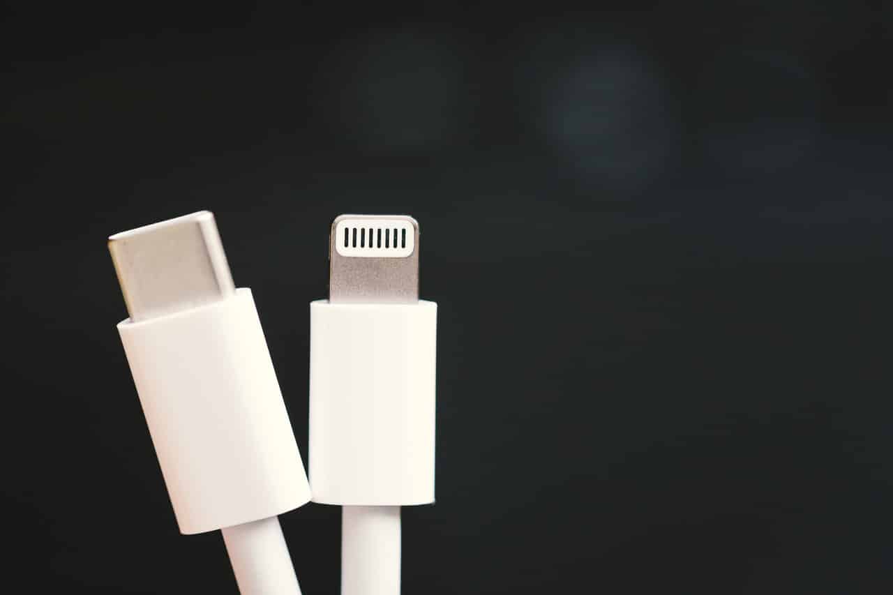 iPhone 15 USB-C ile Şarj Hızını Artırıyor